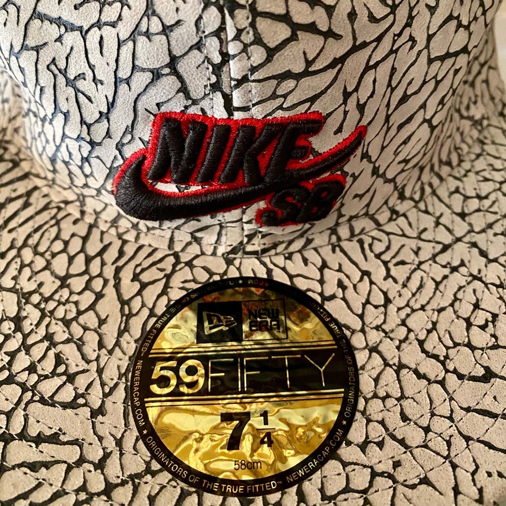 RARE Nike SB Collection Elephant Print Cement Baseball Cap/Hat size 71/4